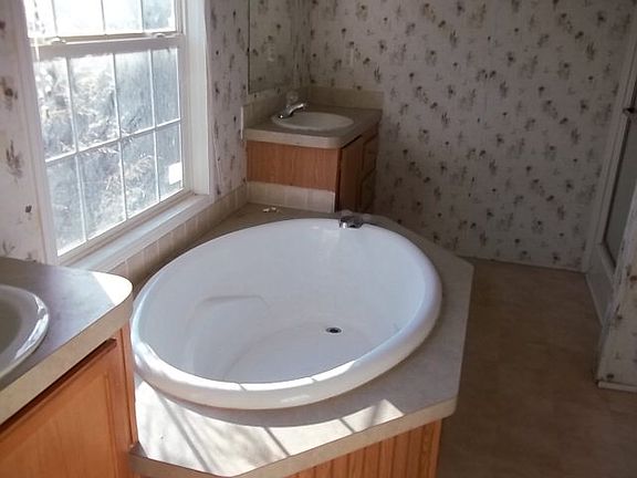 5th image of 194 Lee Road 2031