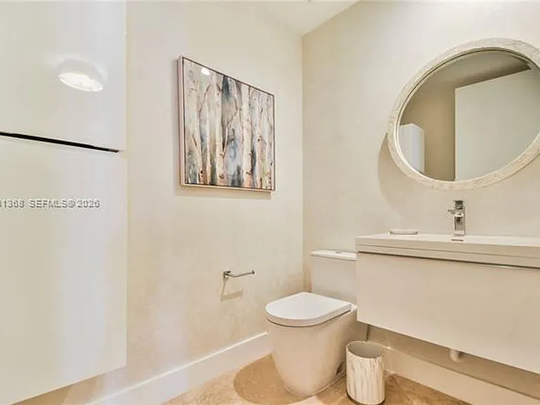 100 S Pointe Dr #2806 — Photo 27
