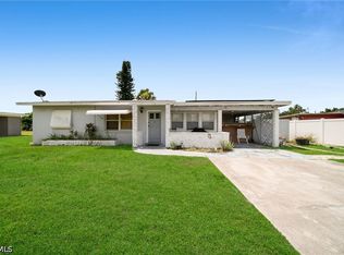 302 E Penn Rd, Lehigh Acres, FL 33936