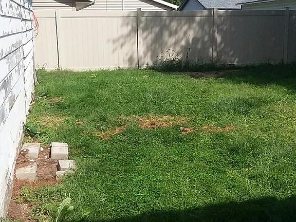2nd image of 828 Wood Ave