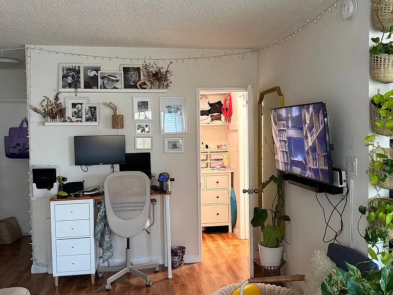 4747 S Centinela Ave — Photo 19