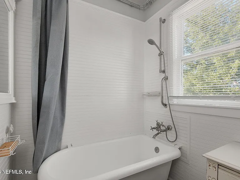 251 Charlotte St #B — Photo 10