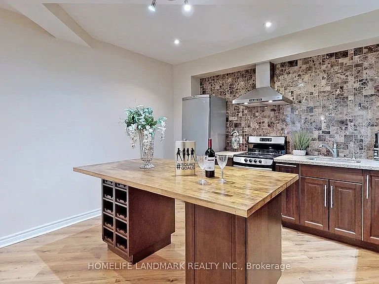88 Caines Ave — Photo 7