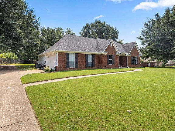 3rd image of 105 Countrywood Ln S