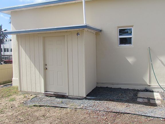 5th image of 2005 Abbott St