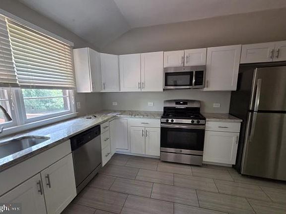 2nd image of 408 Bruce Rd