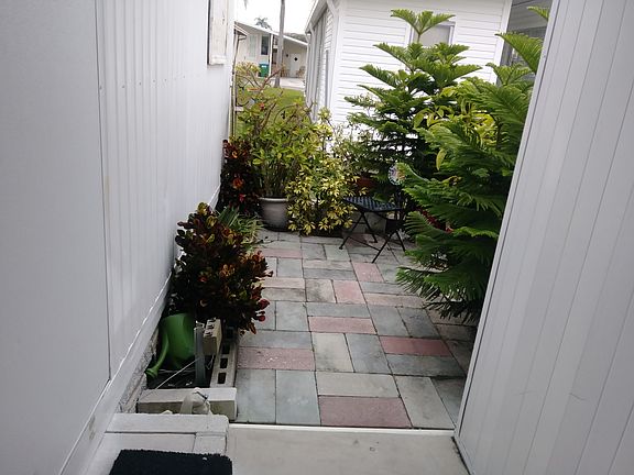 5th image of 10577 1st Ln N