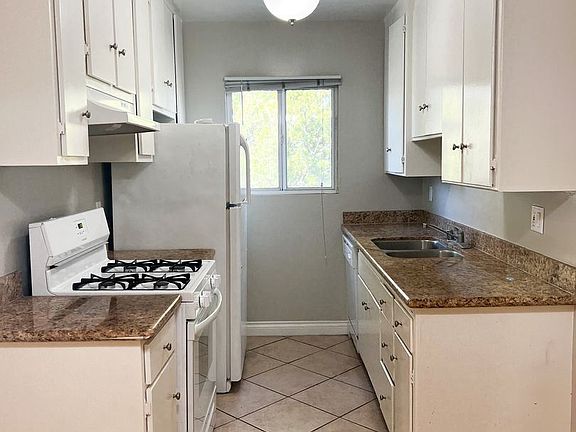 5th image of 3810 Wade St APT 11