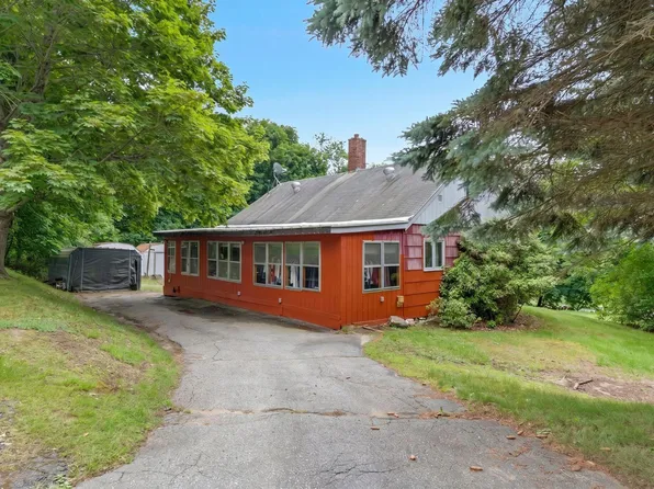 5 Nob Hill Avenue, Lewiston, ME 04240