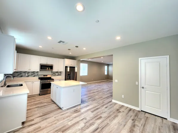 996 Newberry Ln, Claremont, CA 91711