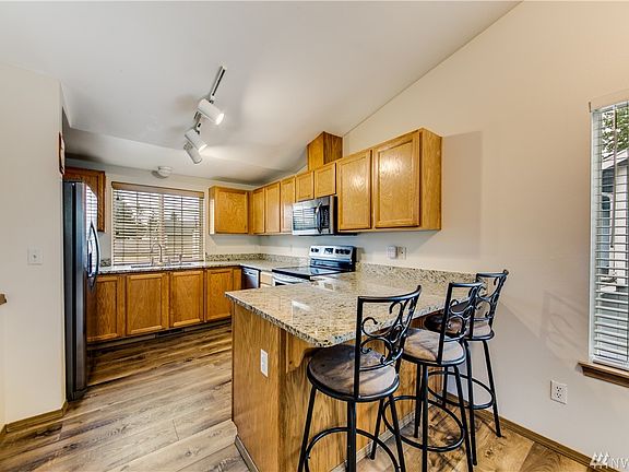 4th image of 9406 McKinley Ave
