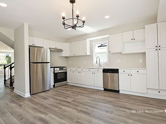 4th image of 1401 N Park Dr