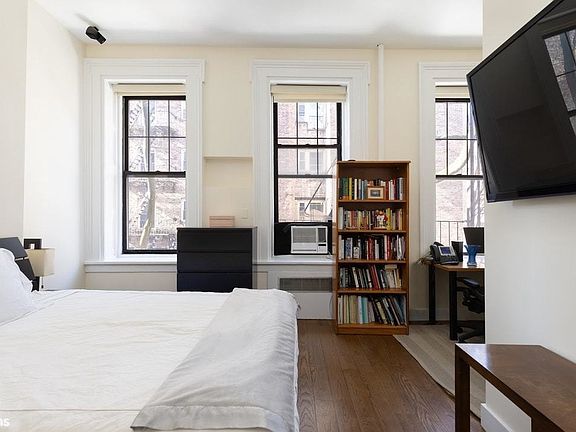 5th image of 312 Bleecker St APT 1