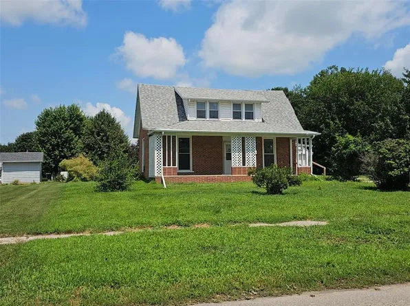 1105 E 5th St, Vinton, IA 52349