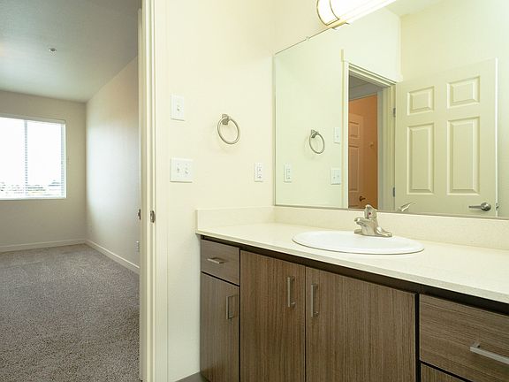 4th image of 6029 NE 63rd St #B206-14