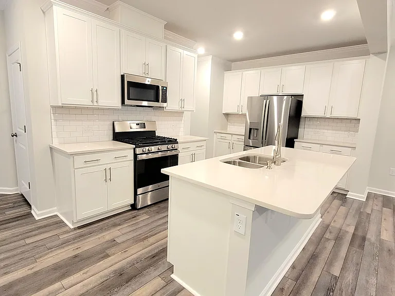 175 Tumbling Rock Way — Photo 3