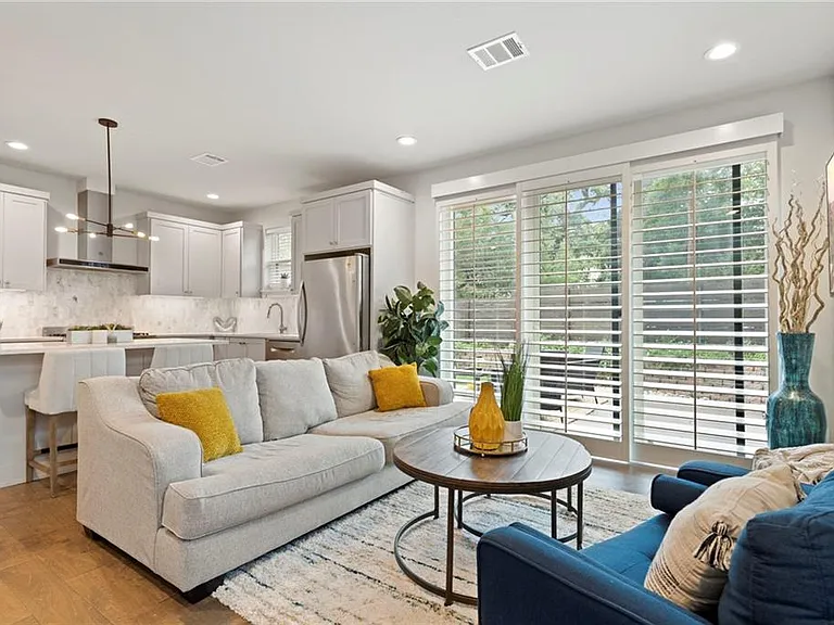 1412 Perez St #1 — Photo 4