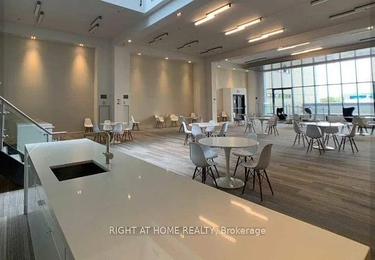 36 Lisgar St #812W — Photo 19