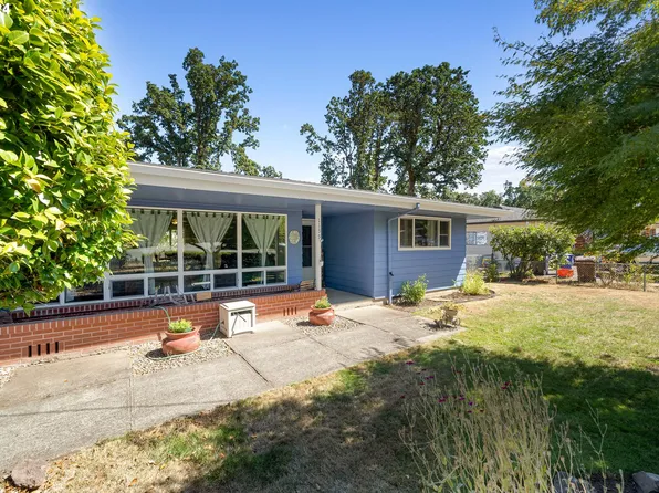 1135 Lafayette Ave, Oregon City, OR 97045