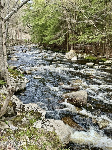 4th image of L4 Hans Creek Road