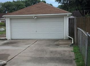 23068 Melrose Ave, Eastpointe, MI 48021