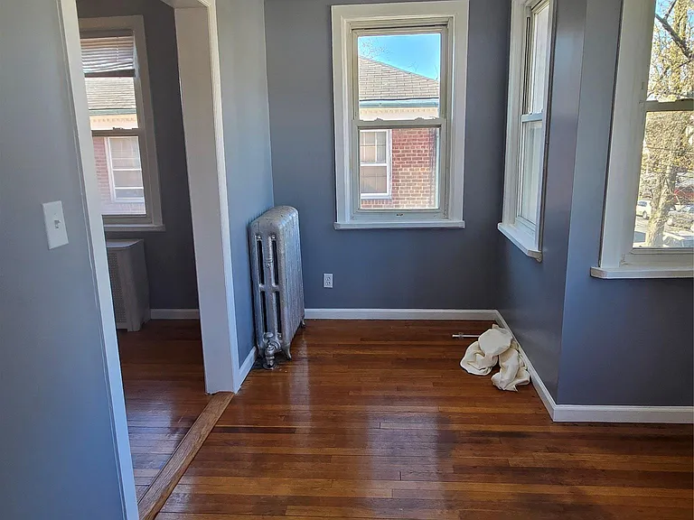 4253 157th St #2 — Photo 3