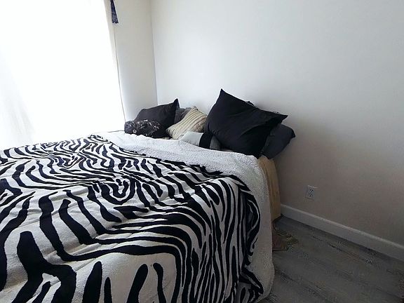 4th image of 6663 Reservoir Ln