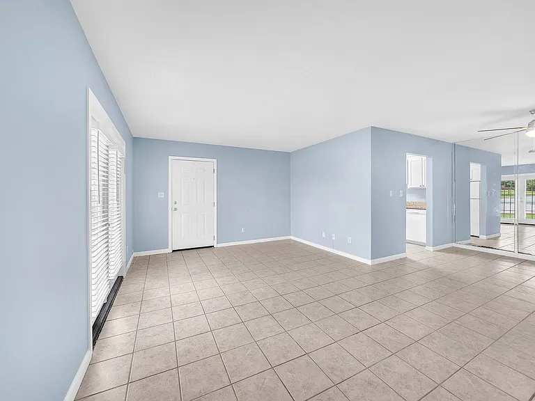 2100 W Beach Dr #A101 — Photo 11
