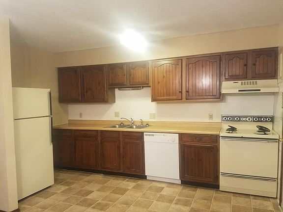 3rd image of 2804 Themis St APT 7