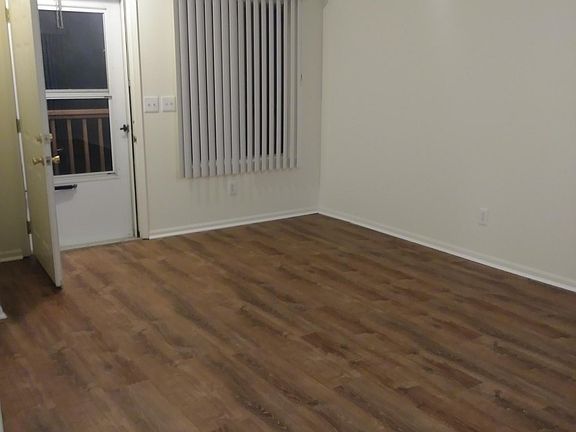 3rd image of 1870 N Main St