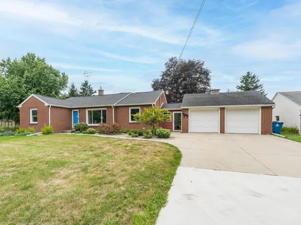 1715 Nichols Rd, Kalamazoo, MI 49006
