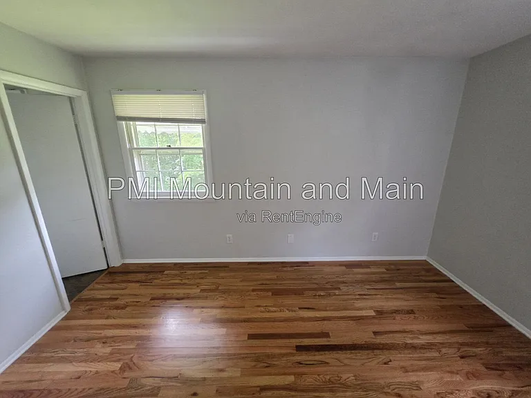 4 Erwin Dr — Photo 33