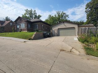 1315 Kavan St, Omaha, NE 68107