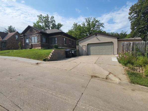 1315 Kavan St, Omaha, NE 68107