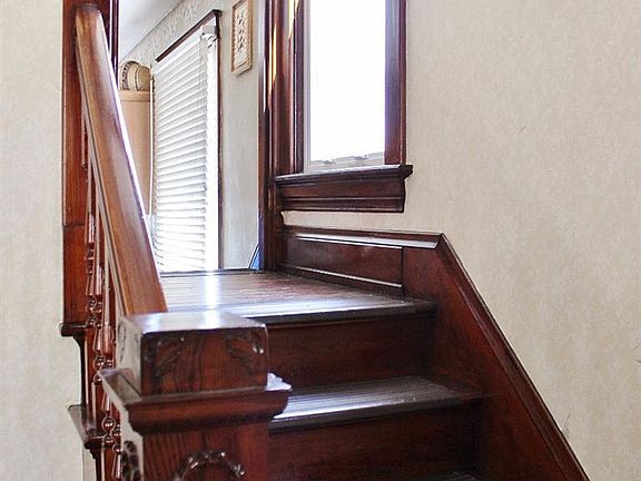 3rd image of 417 E Loveland Ave