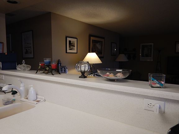 3rd image of 305 Ridgelake Dr