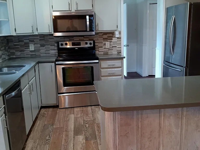 1414 Tanglewood Ln — Photo 3