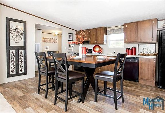 4th image of 586 Hill St #1