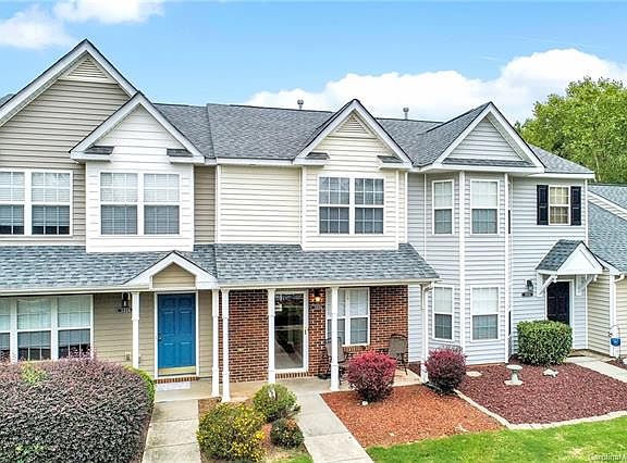 2nd image of 1034 Eagles Nest Ln