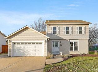 810 Murphy Dr, Romeoville, IL 60446