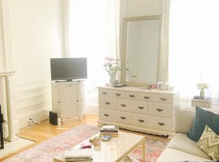911 Pine St APT 1F, Philadelphia, PA 19107
