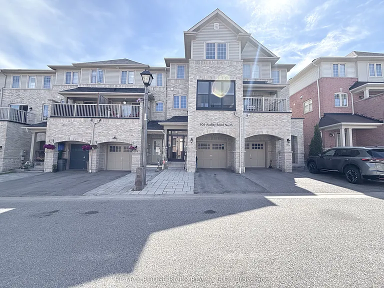 906 Audley Rd N — Photo 2