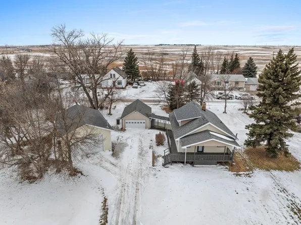 311 N Main St, Stanley, ND 58784