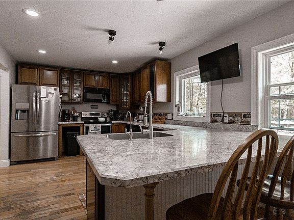 3rd image of 90 Begala St