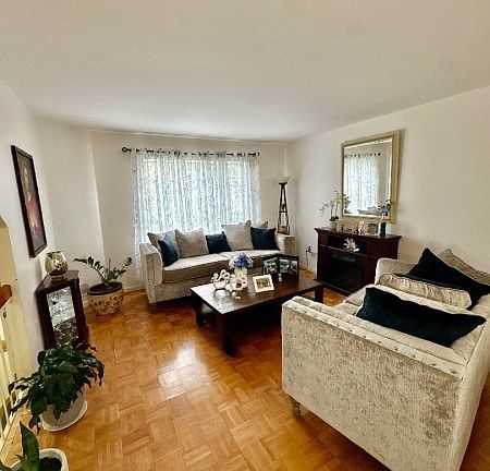 3rd image of 402 Holly Dr #402