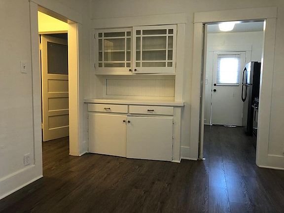5th image of 233 E Villa St #233