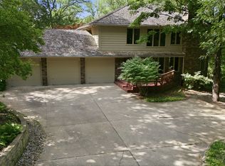 1613 Thornwood Rd, West Des Moines, IA 50265