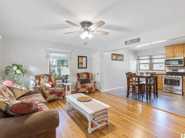 1210 Sunny Ln, Bellevue, NE 68005