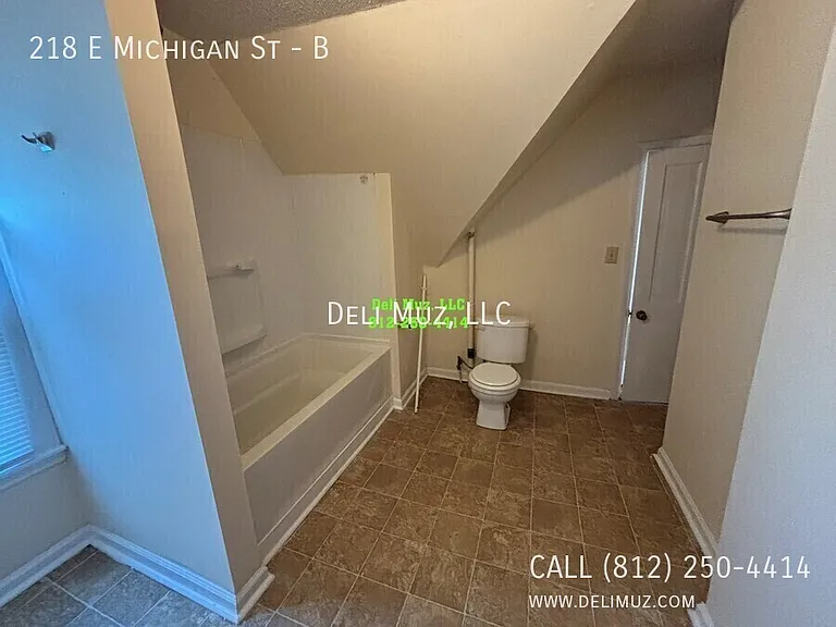 218 E Michigan St #B — Photo 17