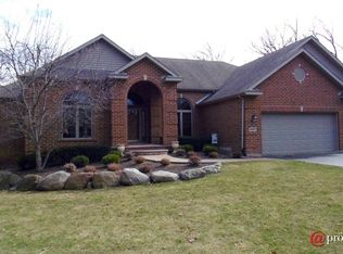 3403 Cardinal Ln, Spring Grove, IL 60081